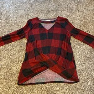 Maurices long sleeve cut out neck Buffalo plaid shirt. Size M